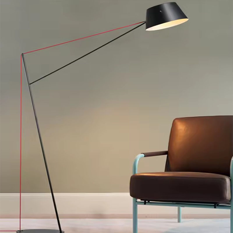 Furniture Quality Control - Lampada da Terra a Forma di