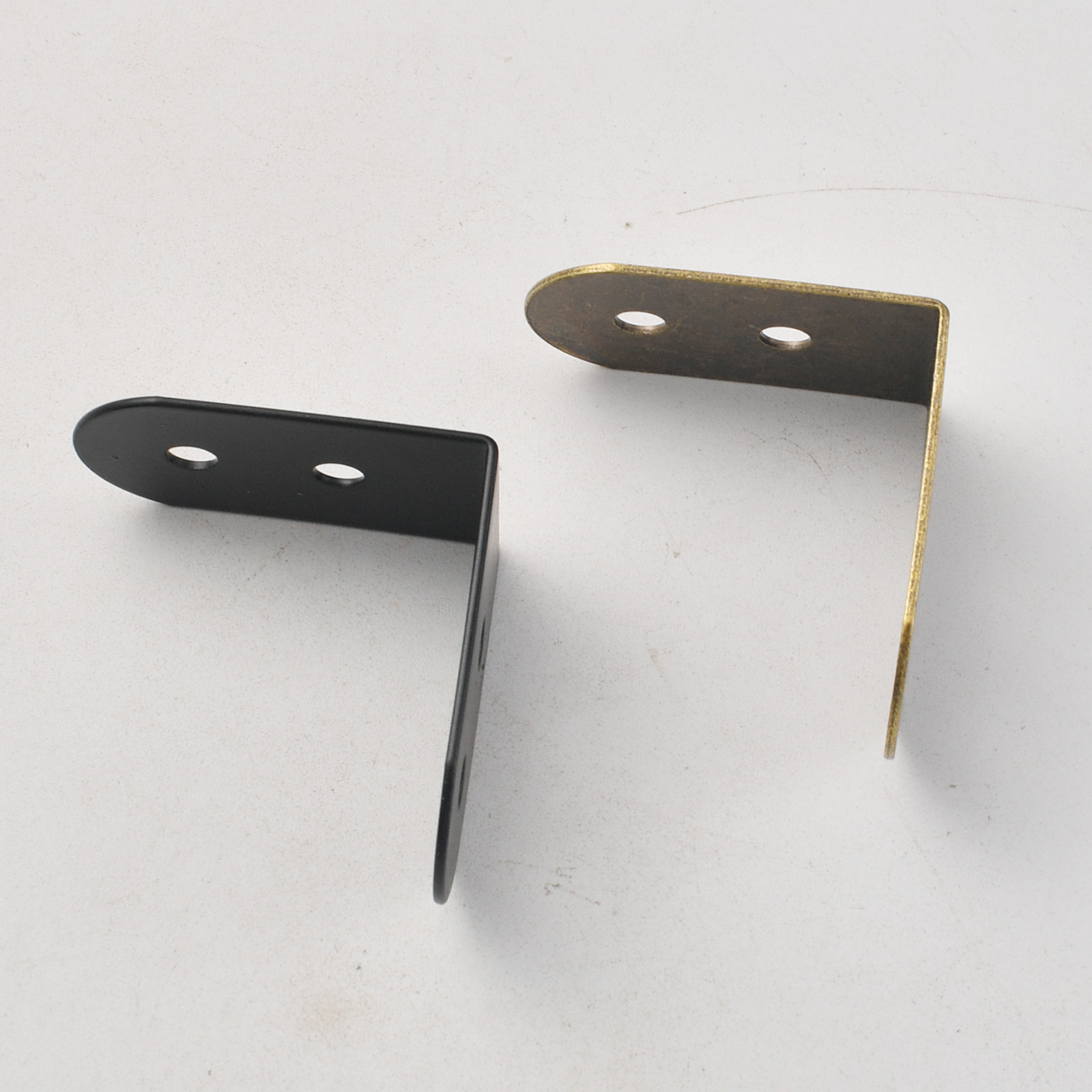Staffa angolare a 90 gradi in  - Furniture Hardware Material recensione e prezzo