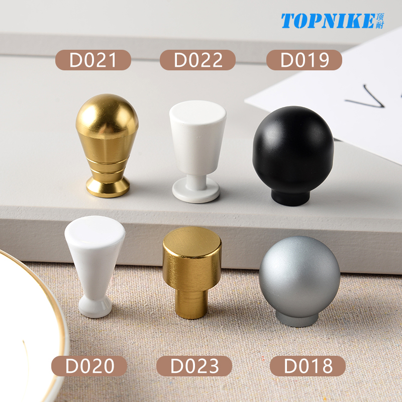 Maniglia moderna rotonda nera  - Restoration Hardware Furniture Used recensione e prezzo
