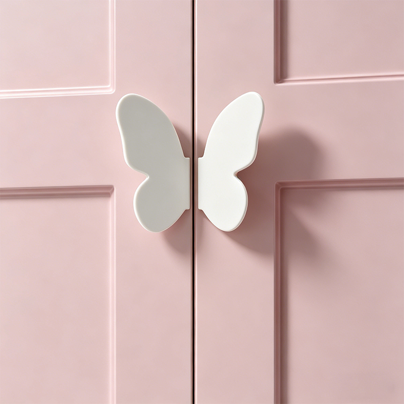 Maniglie a farfalla in oro di  - Drawer Pull Gold recensione e prezzo