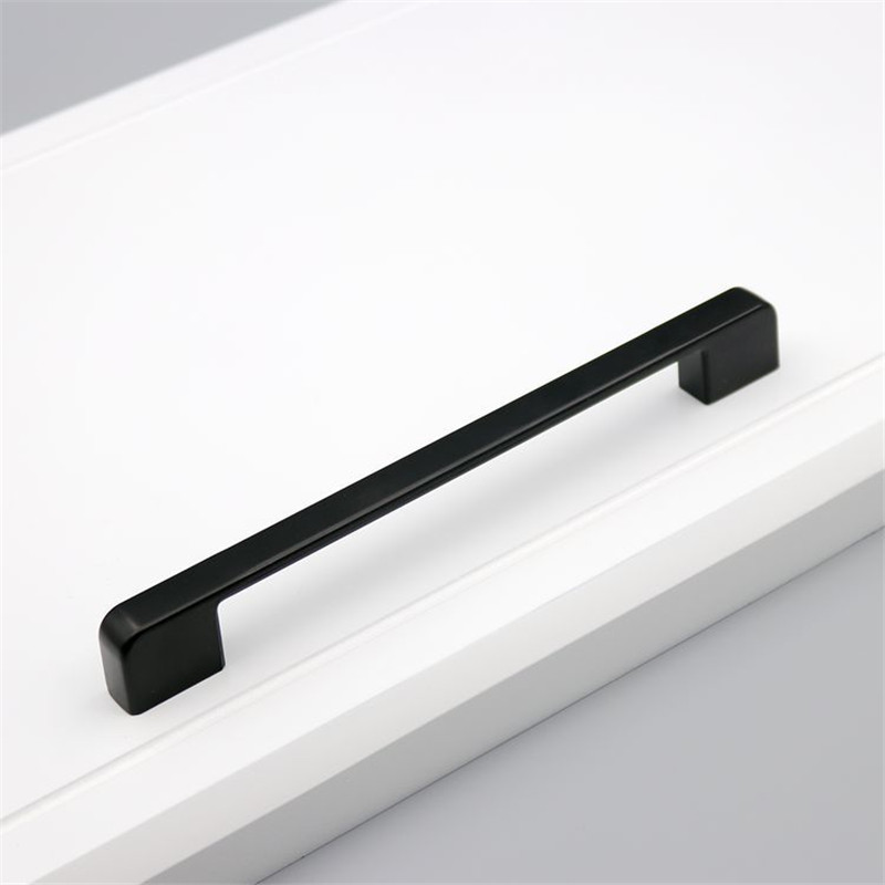 KK & FING Stile Americano Nero - Restoration Hardware Furniture Used recensione e prezzo